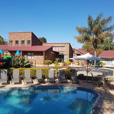 פרטוריה Cornerstone Guest Lodge מראה חיצוני תמונה