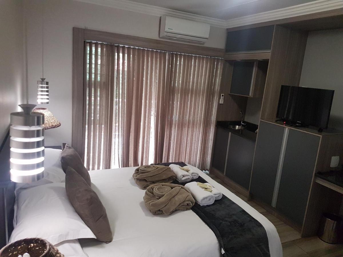 פרטוריה Cornerstone Guest Lodge מראה חיצוני תמונה