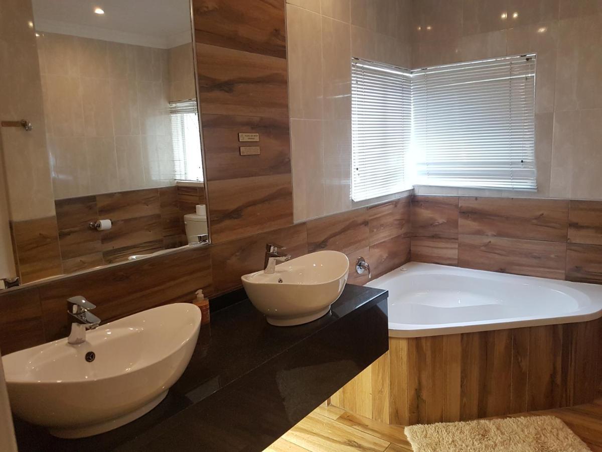 פרטוריה Cornerstone Guest Lodge מראה חיצוני תמונה